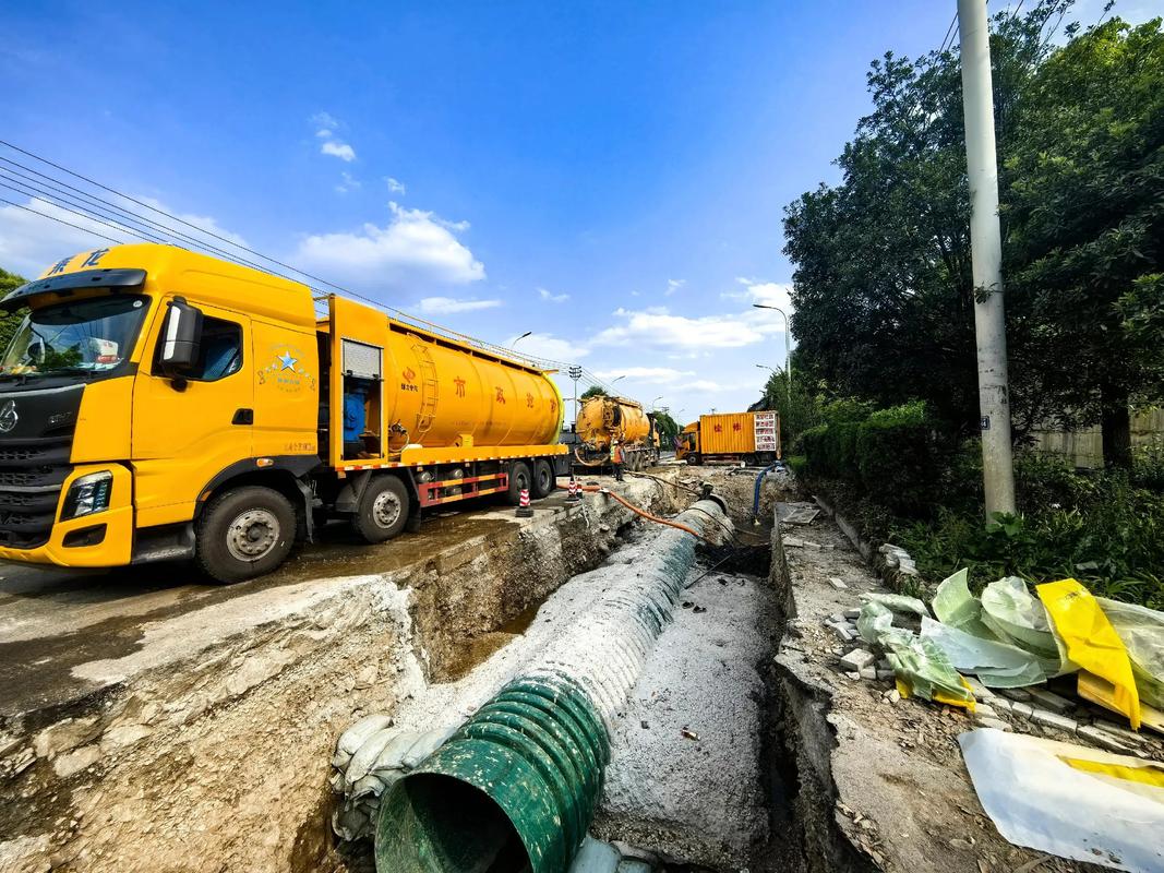 市政法委书记和公安局长哪个级别高些呢 市政法委书记和公安局长哪个级别高些呢